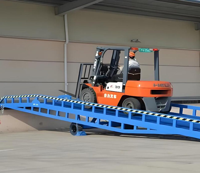 沂源移动式卸货平台（叉车用）